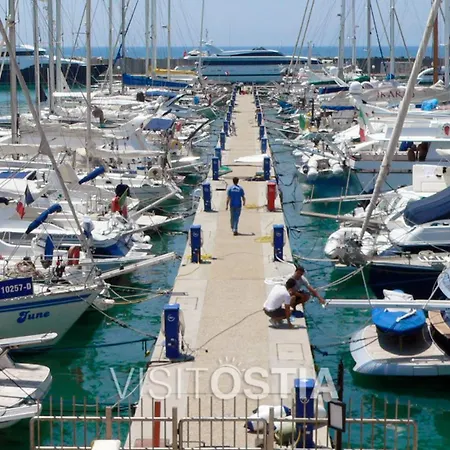 La Poesia Di Scirocca Hotel en barco
